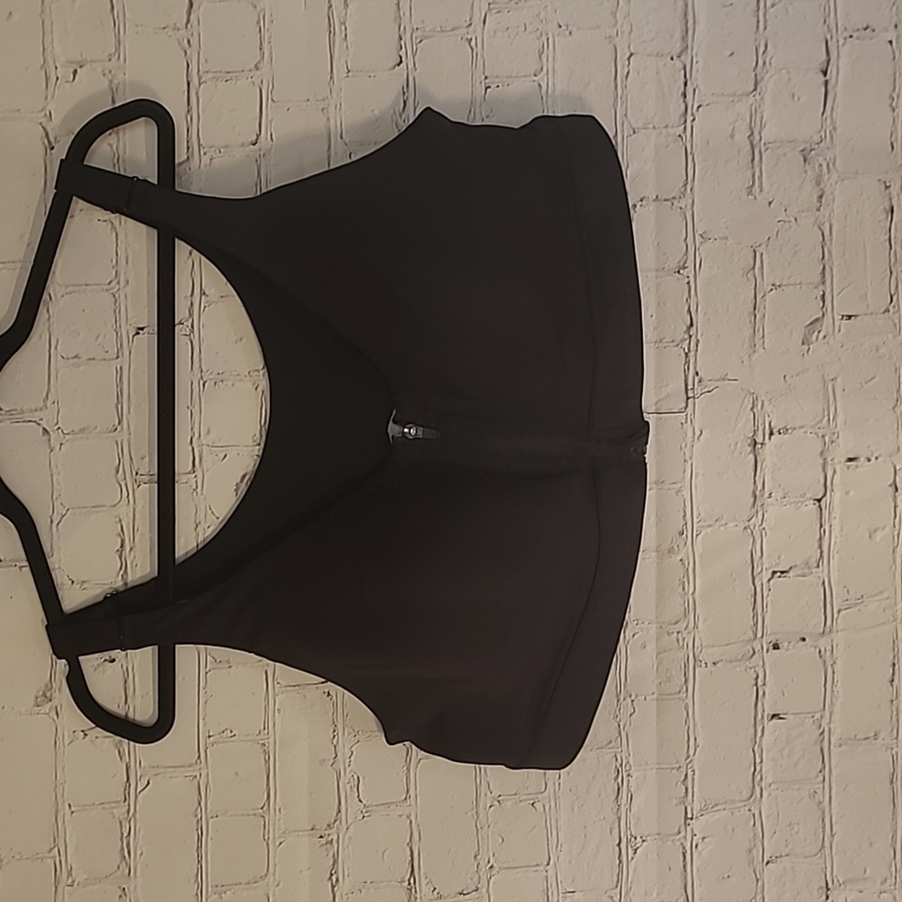 Old Navy Powersoft Black Front Zip Size 42DD Athletic Sport Bra